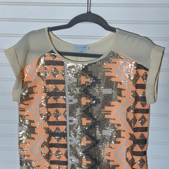 Jun & Ivy Short Sleeve Aztec Sequin Top - Picture 2 of 4